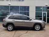 Used 2020 Jeep Cherokee Latitude image 2
