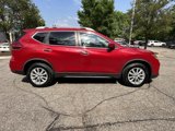 Used 2017 Nissan Rogue SV image 4