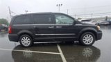 Used 2014 Chrysler Town & Country Touring w/ Driver Convenience Group image 5