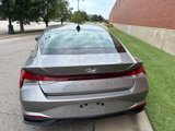 Used 2022 Hyundai Elantra SEL image 3