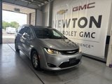Used 2020 Chrysler Pacifica Touring-L image 2