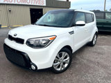 Used 2016 Kia Soul + image 2