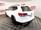 Used 2022 Volkswagen Atlas SE image 2
