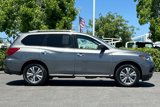 Used 2020 Nissan Pathfinder SL image 3