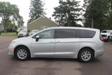 Used 2023 Chrysler Pacifica Touring-L image 6