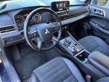 Used 2022 Mitsubishi Outlander SE image 2