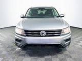 Used 2020 Volkswagen Tiguan SEL image 2