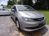 Used 2017 Chrysler Pacifica Touring image 3