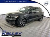 Certified 2025 Volvo XC40 B5 Core image 1