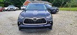 Used 2021 Toyota Highlander XLE image 3