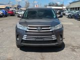 Used 2019 Toyota Highlander AWD V6 image 2