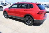 Certified 2022 Volkswagen Tiguan SE w/ Panoramic Sunroof Package image 4