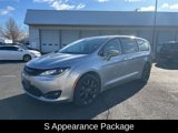 Used 2020 Chrysler Pacifica Touring w/ S Appearance Package image 5