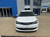 Used 2020 Chrysler Voyager LX image 3
