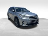 Used 2018 Toyota Highlander XLE image 2