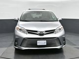 Used 2018 Toyota Sienna XLE image 2