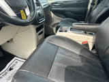 Used 2016 Chrysler Town & Country Touring image 3