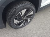 New 2025 Volkswagen Taos SE image 2