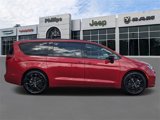 New 2025 Chrysler Pacifica Limited image 2