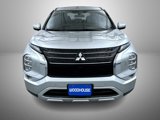 Used 2023 Mitsubishi Outlander SE image 2