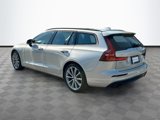 Used 2020 Volvo V60 T5 Momentum image 5