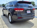 Used 2017 Kia Sorento LX w/ LX Convenience Package image 3