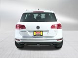 Used 2016 Volkswagen Touareg TDI image 6