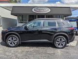 Used 2022 Nissan Rogue SV image 2