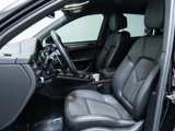 Certified 2022 Porsche Macan image 5