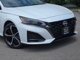 Used 2023 Nissan Altima 2.5 SR image 2