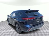 Used 2020 Toyota Highlander XLE image 5