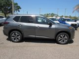 Used 2022 Nissan Rogue SV image 2