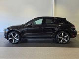 Used 2024 Porsche Macan image 2