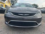 Used 2015 Chrysler 200 Limited w/ Convenience Group image 2
