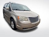 Used 2008 Chrysler Town & Country Touring image 4