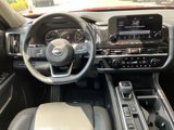 Used 2023 Nissan Pathfinder SL image 2