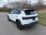New 2025 Volkswagen Taos SE image 5