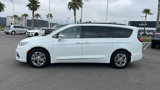 Certified 2022 Chrysler Pacifica Limited image 2