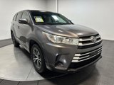 Used 2018 Toyota Highlander LE image 2