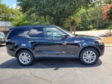 Used 2018 Land Rover Discovery SE image 2