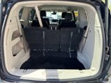 Used 2023 Chrysler Pacifica Touring-L image 6
