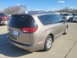 Used 2017 Chrysler Pacifica Touring-L Plus image 5