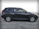 Used 2018 Nissan Rogue SV w/ Sun & Sound Touring Package image 2