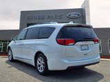 Used 2018 Chrysler Pacifica Touring-L w/ Tire & Wheel Group image 4