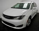 Used 2019 Chrysler Pacifica Touring-L image 2