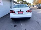 Used 2010 Volkswagen Jetta Sedan image 6