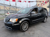 Used 2014 Chrysler Town & Country Touring-L w/ Driver Convenience Group image 2
