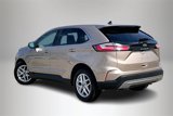 Used 2021 Ford Edge SEL w/ Convenience Package image 4