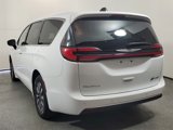 Used 2023 Chrysler Pacifica Touring-L image 5