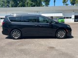 Used 2021 Chrysler Pacifica Touring-L image 2